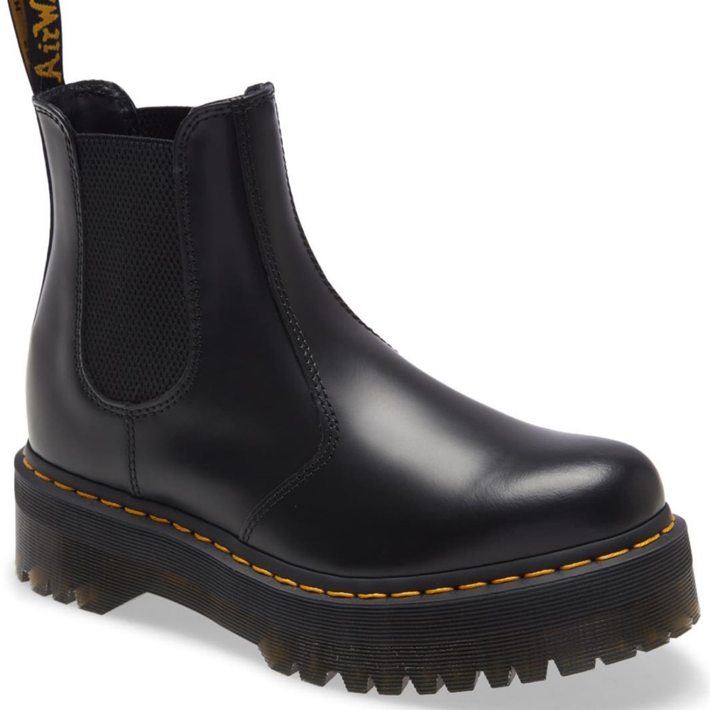 •brand new• Dr. Martens 2976 Quad platform Chelsea boot
